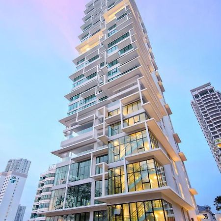 Sunrise Gurney Premium Executive City/Seafront Suite - Penang Джорджтаун Экстерьер фото