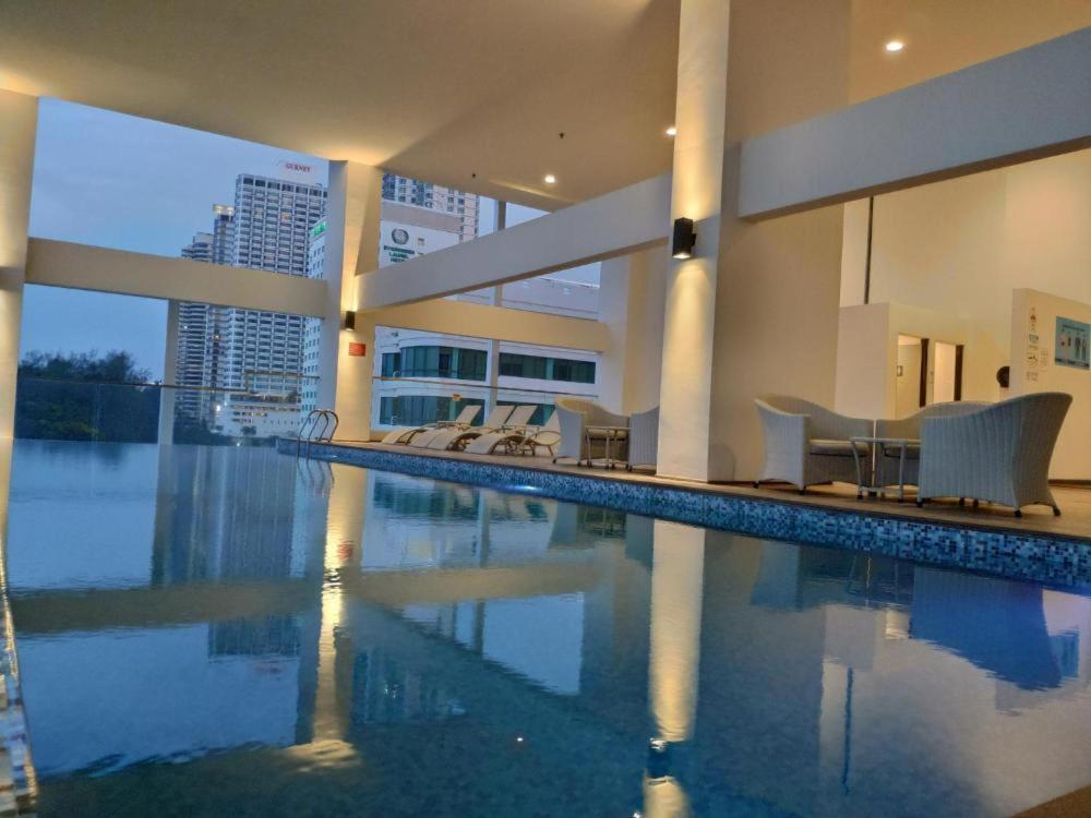 Sunrise Gurney Premium Executive City/Seafront Suite - Penang Джорджтаун Экстерьер фото
