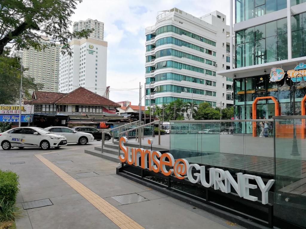 Sunrise Gurney Premium Executive City/Seafront Suite - Penang Джорджтаун Экстерьер фото