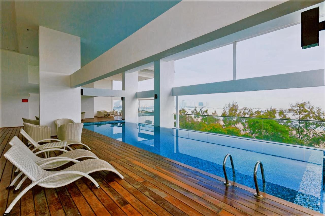 Sunrise Gurney Premium Executive City/Seafront Suite - Penang Джорджтаун Экстерьер фото