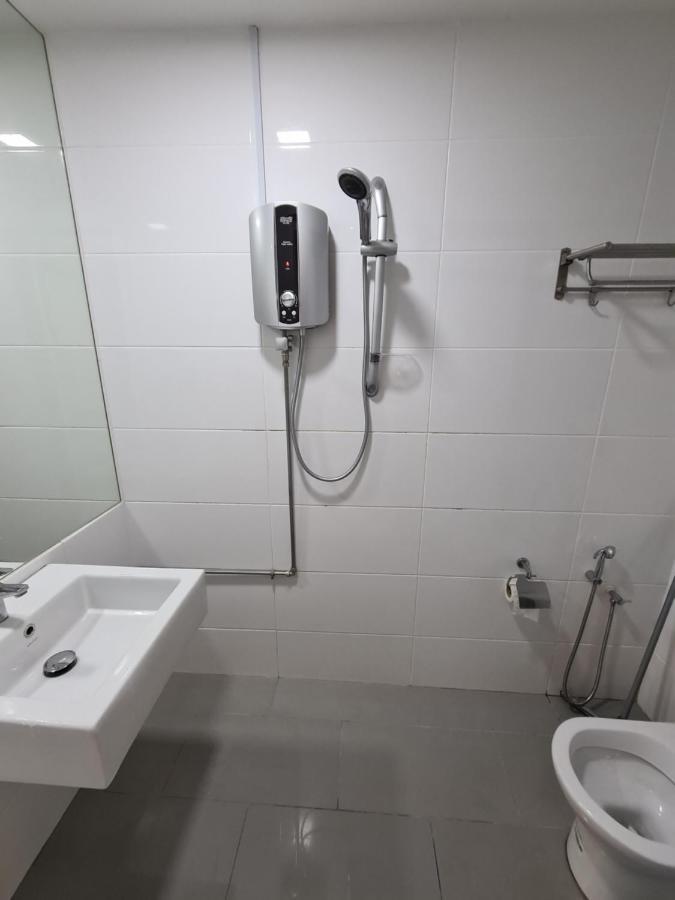 Sunrise Gurney Premium Executive City/Seafront Suite - Penang Джорджтаун Экстерьер фото