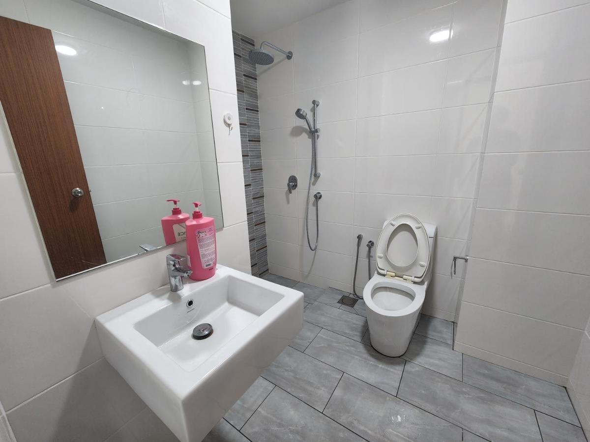 Sunrise Gurney Premium Executive City/Seafront Suite - Penang Джорджтаун Экстерьер фото